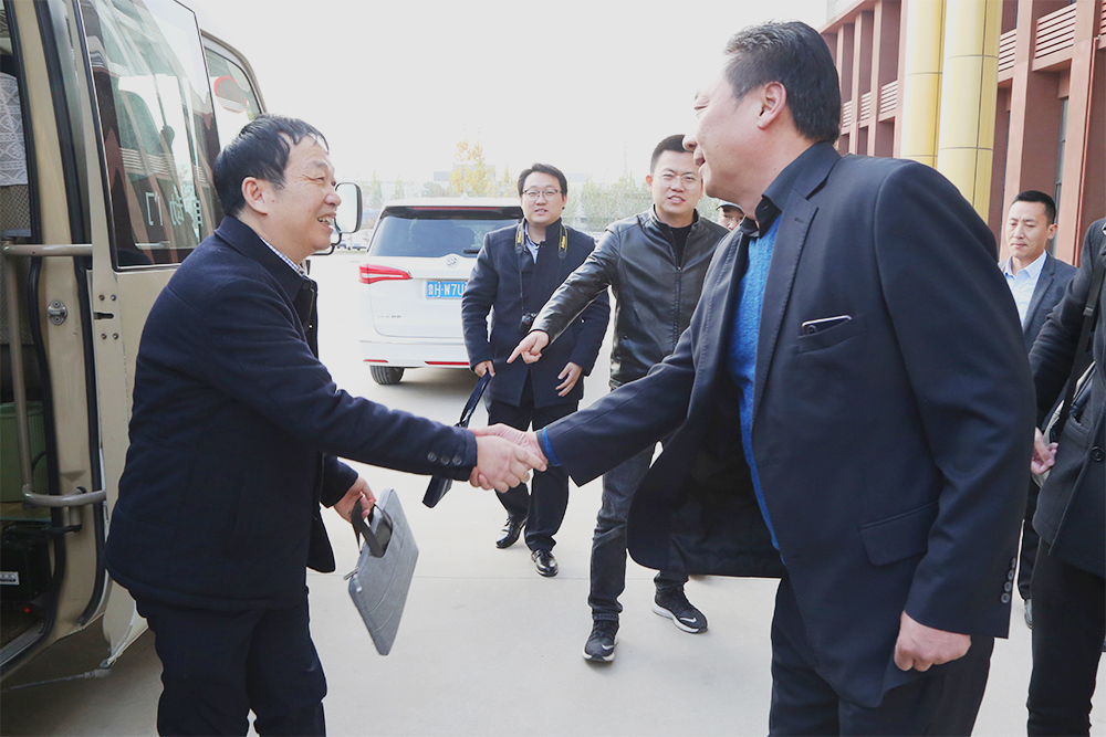 Сердечно приветствуем Национальную экспертную группу по безопасности угля, чтобы посетить обзор Угольной группы Китая